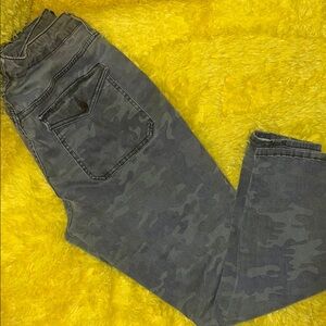 Distressed camouflage jeggins